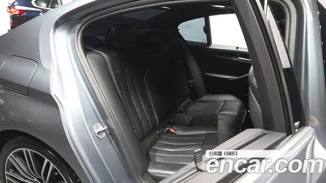 BMW 5 серии 2019 thumb 12