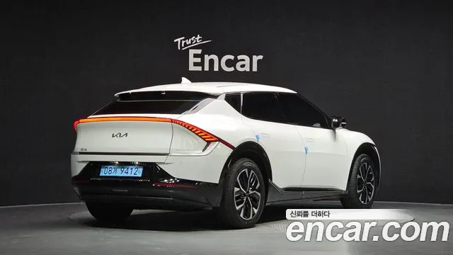 Kia EV6 2023 thumb 2