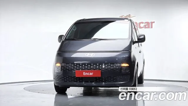 Hyundai Staria 2025 thumb 2