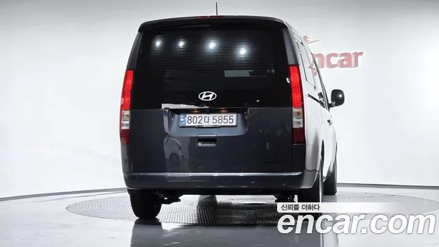 Hyundai Staria 2025 thumb 3