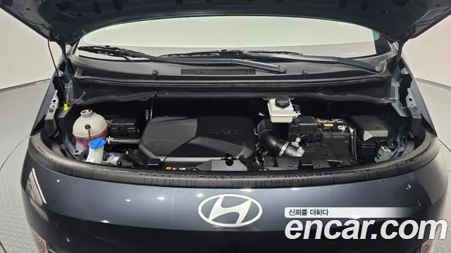 Hyundai Staria 2025 thumb 5