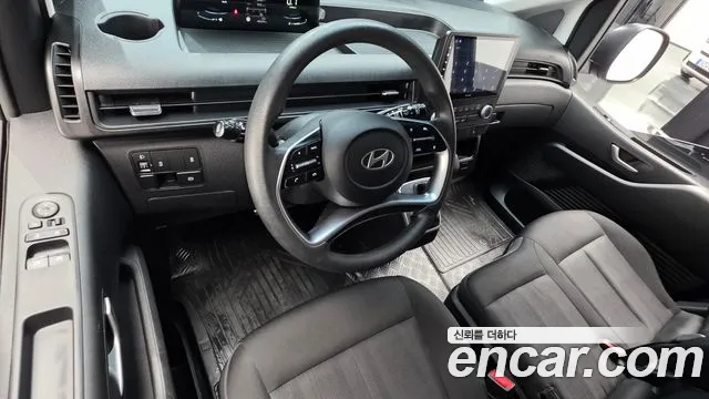 Hyundai Staria 2025 thumb 6