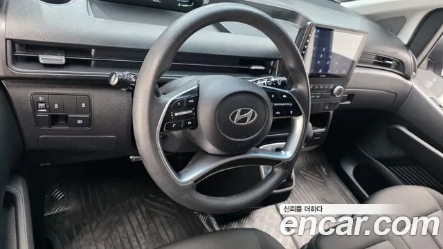 Hyundai Staria 2025 thumb 12
