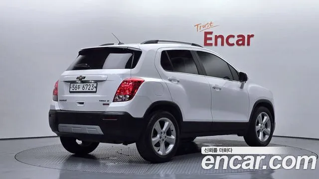 Chevrolet Tracker 2015 thumb 2