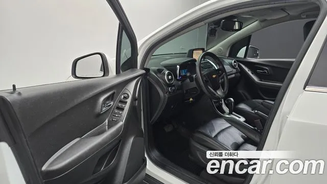 Chevrolet Tracker 2015 thumb 10