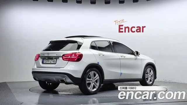 Mercedes-Benz GLA 2016 thumb 2