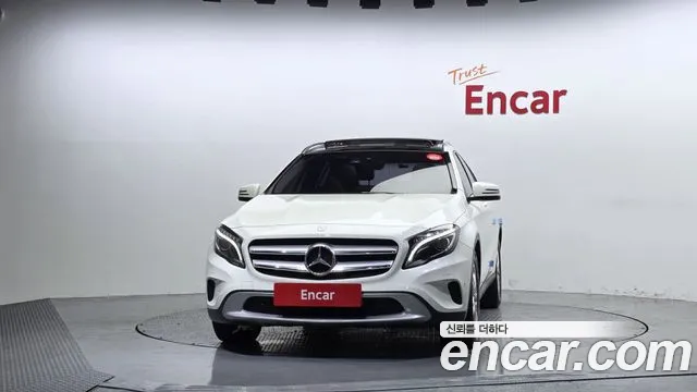 Mercedes-Benz GLA 2016 thumb 3