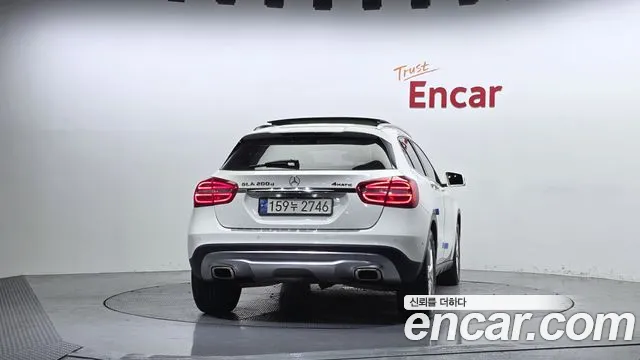 Mercedes-Benz GLA 2016 thumb 4