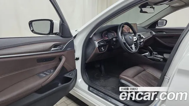 BMW 5 серии 2020 thumb 10