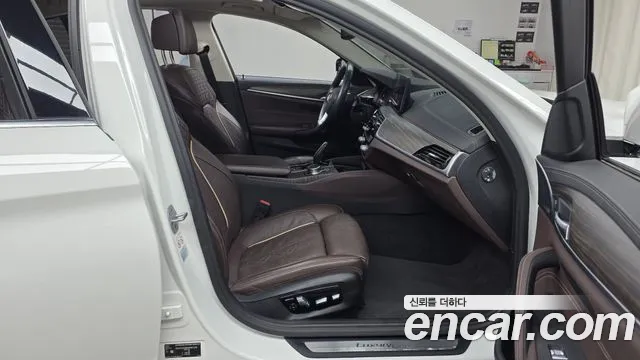 BMW 5 серии 2020 thumb 11