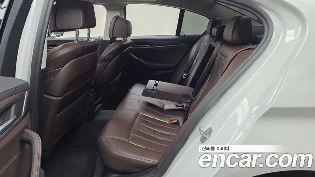 BMW 5 серии 2020 thumb 12