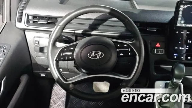 Hyundai Staria 2023 thumb 11