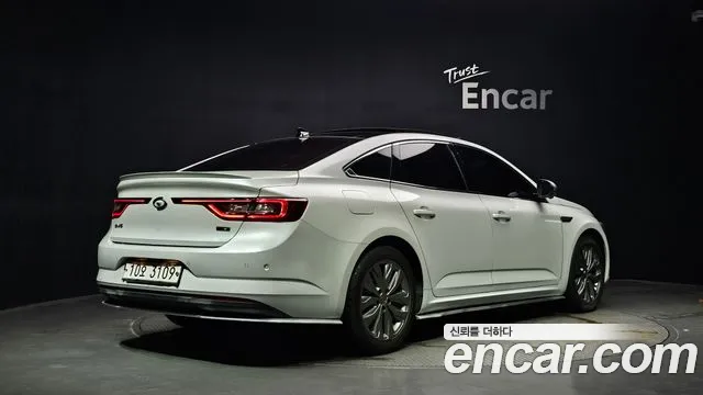 Renault Megane 2017 thumb 2
