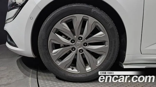 Renault Megane 2017 thumb 5