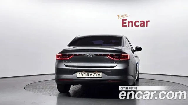 Renault Megane 2018 thumb 4