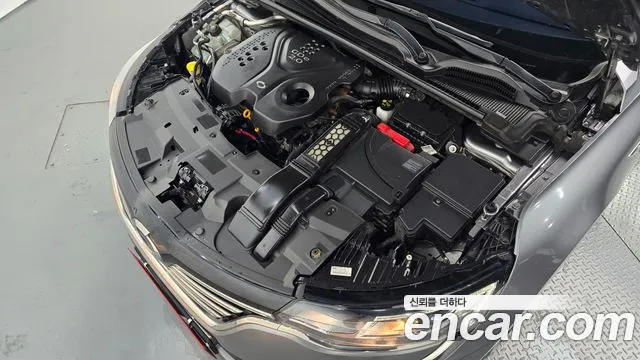 Renault Megane 2018 thumb 6