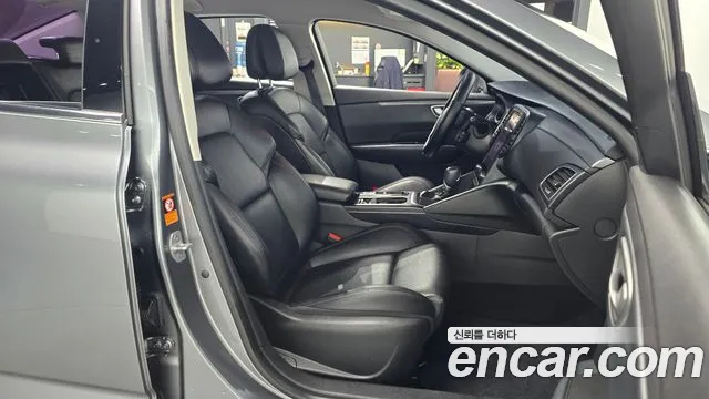 Renault Megane 2018 thumb 10