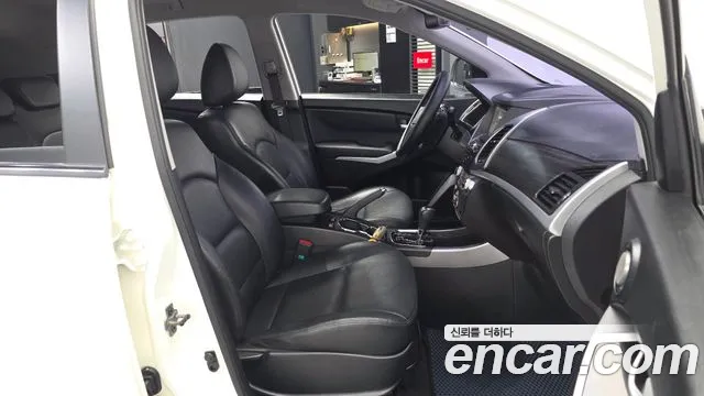 KG_Mobility_Ssangyong KORANDO 2015 thumb 11