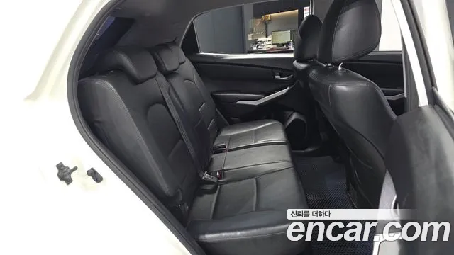 KG_Mobility_Ssangyong KORANDO 2015 thumb 12