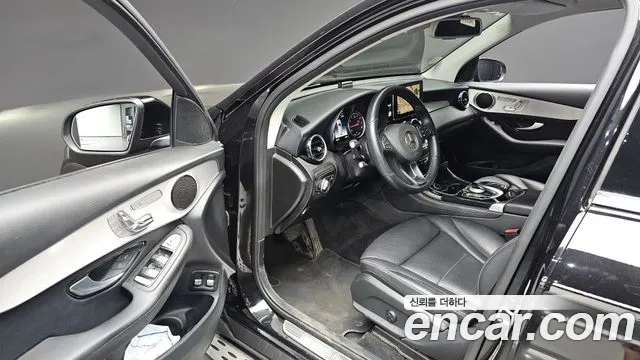 Mercedes-Benz GLC 2018 thumb 12
