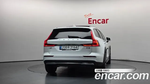 Volvo V60 2024 thumb 3