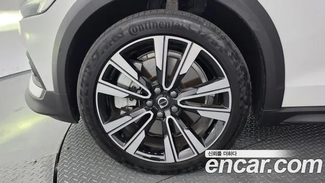 Volvo V60 2024 thumb 4
