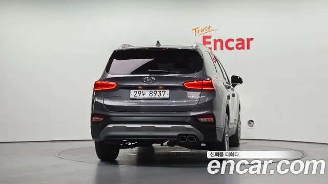 Hyundai Santa Fe 2019 thumb 4
