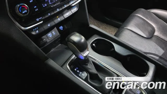 Hyundai Santa Fe 2019 thumb 9