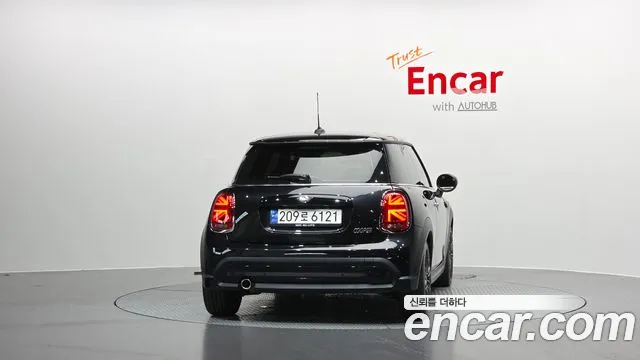 Mini Hatch 2023 thumb 4