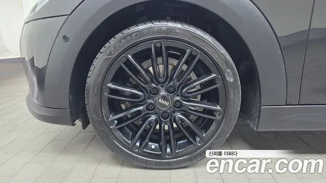 Mini Hatch 2023 thumb 5