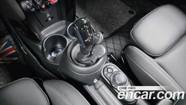 Mini Hatch 2023 thumb 9