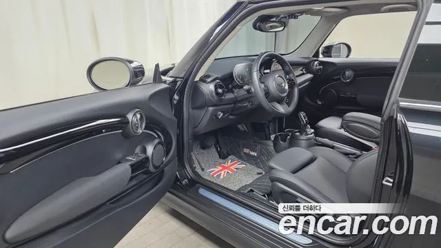 Mini Hatch 2023 thumb 10