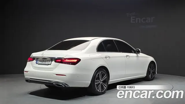 Mercedes-Benz E-Класс 2022 thumb 2