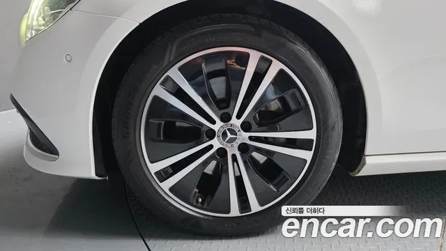 Mercedes-Benz E-Класс 2022 thumb 5