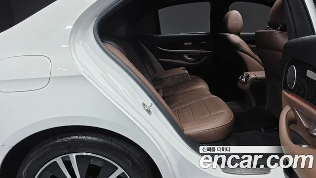 Mercedes-Benz E-Класс 2022 thumb 11