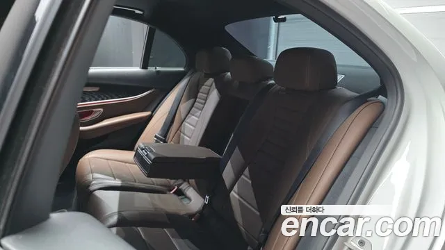 Mercedes-Benz E-Класс 2022 thumb 12