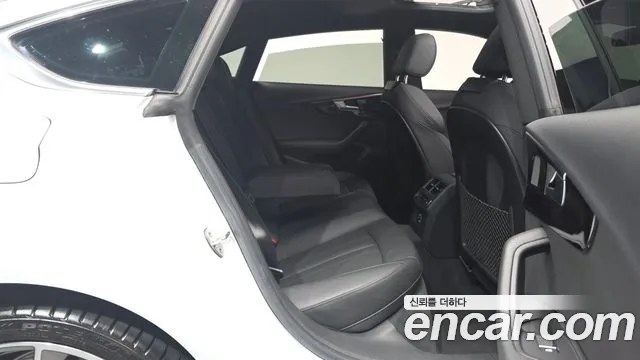 Audi A5 2020 thumb 10