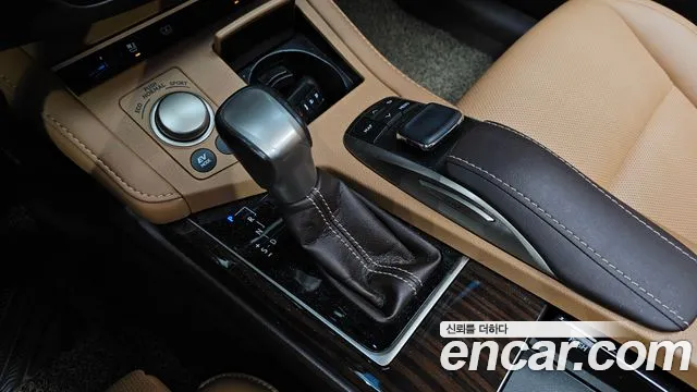 Lexus ES 2017 thumb 9