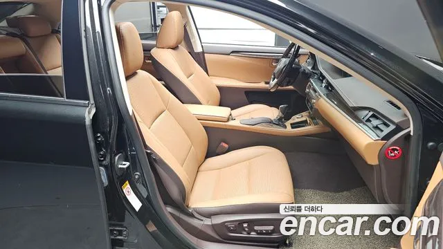 Lexus ES 2017 thumb 10