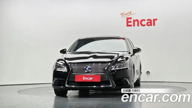 Lexus LS 2016 thumb 3