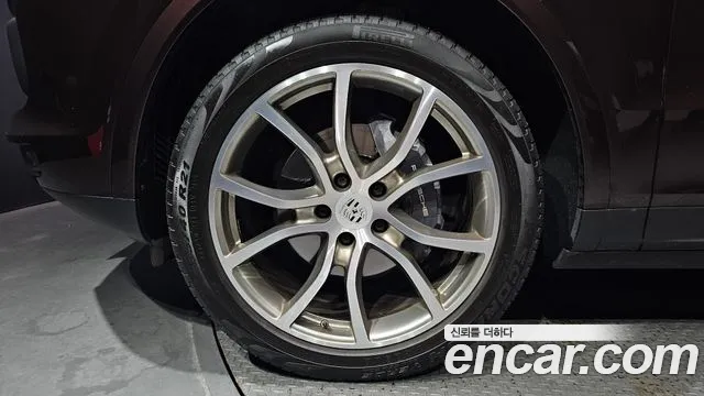 Porsche Cayenne 2019 thumb 4