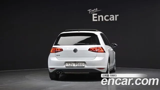 Volkswagen Golf Sportsvan 2014 thumb 4