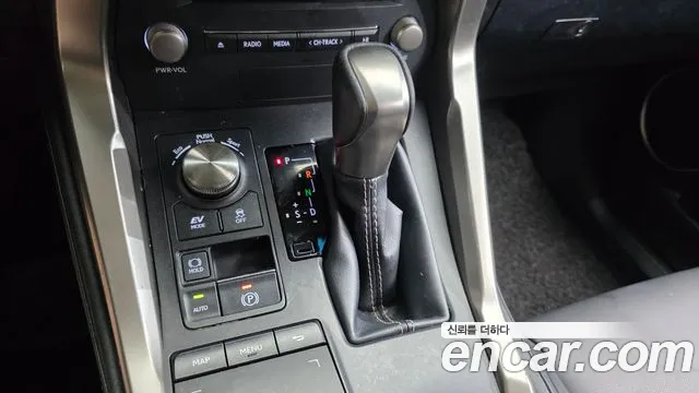 Lexus NX 2019 thumb 9