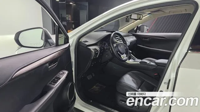 Lexus NX 2019 thumb 10