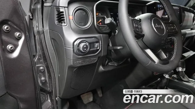 Jeep Wrangler 2025 thumb 12