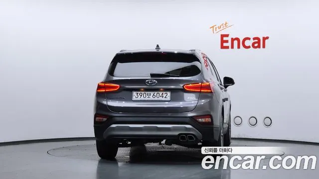 Hyundai Santa Fe 2018 thumb 4