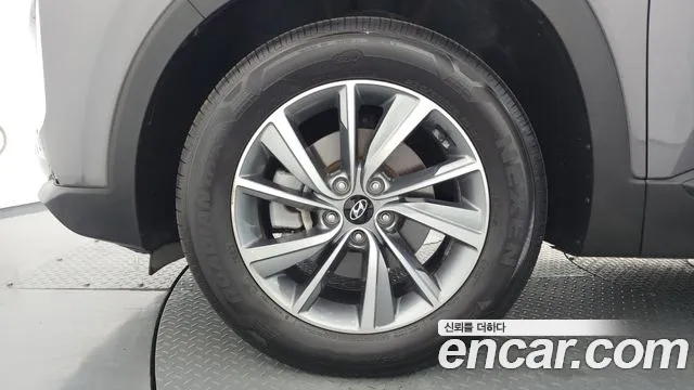 Hyundai Santa Fe 2018 thumb 5