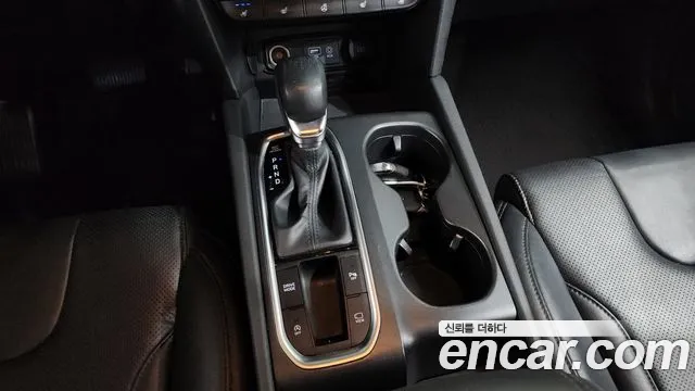 Hyundai Santa Fe 2018 thumb 9