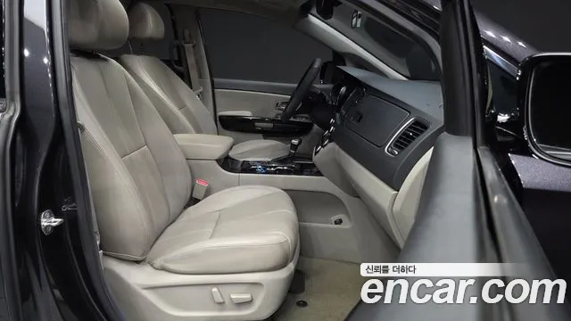 Kia Carnival 2018 thumb 11