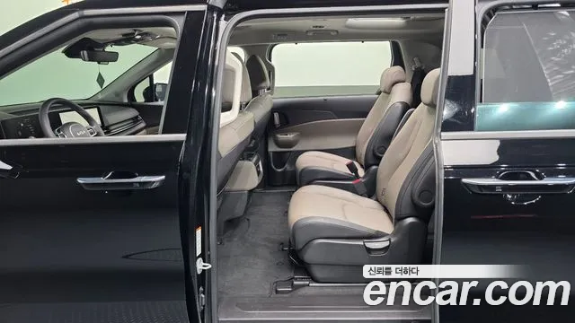 Kia Carnival 2024 thumb 11